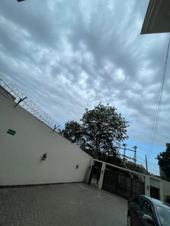 Shelton'S Rezidor House Hotel Peshawar Esterno foto