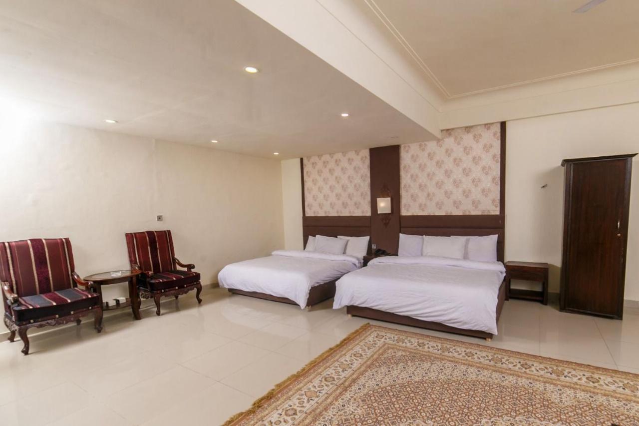 Shelton'S Rezidor House Hotel Peshawar Esterno foto