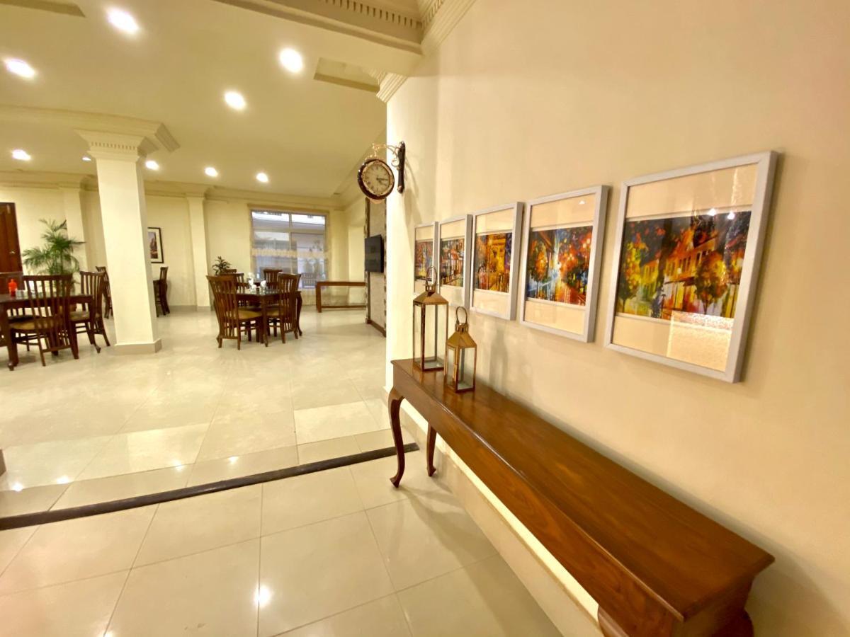 Shelton'S Rezidor House Hotel Peshawar Esterno foto